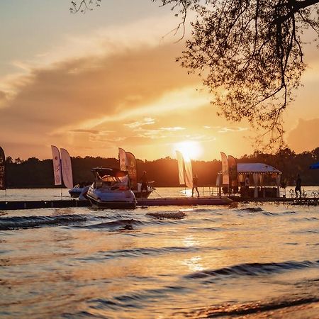 Promenada Zegrze Hotel Bialobrzegi  Bagian luar foto