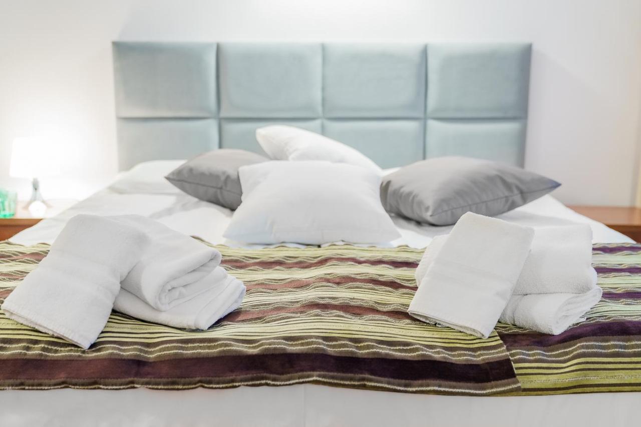 Promenada Zegrze Hotel Bialobrzegi  Bagian luar foto