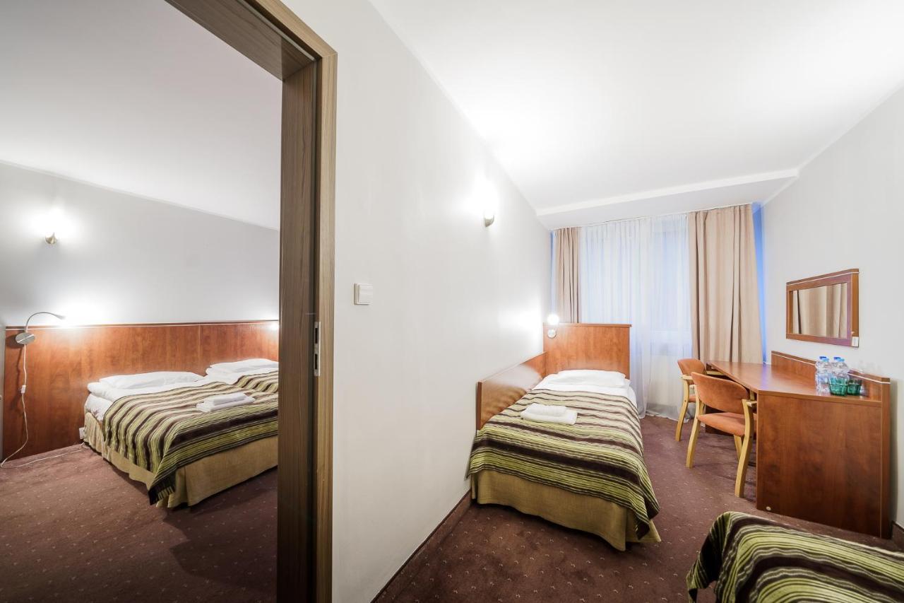Promenada Zegrze Hotel Bialobrzegi  Bagian luar foto