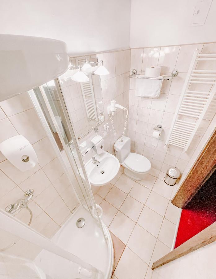 Promenada Zegrze Hotel Bialobrzegi  Bagian luar foto