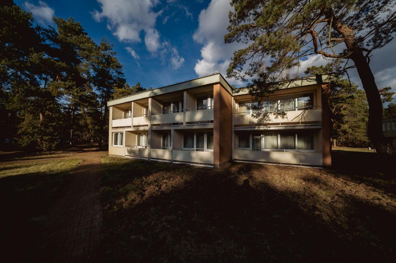 Promenada Zegrze Hotel Bialobrzegi  Bagian luar foto
