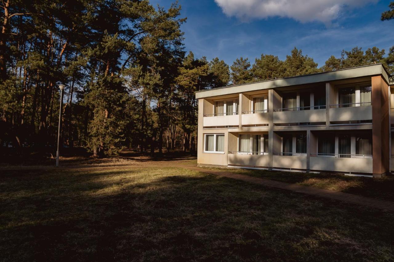 Promenada Zegrze Hotel Bialobrzegi  Bagian luar foto