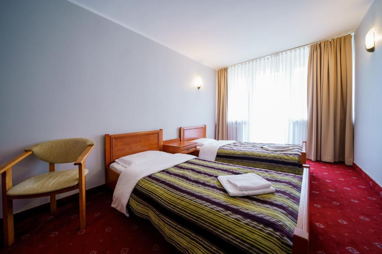 Promenada Zegrze Hotel Bialobrzegi  Bagian luar foto