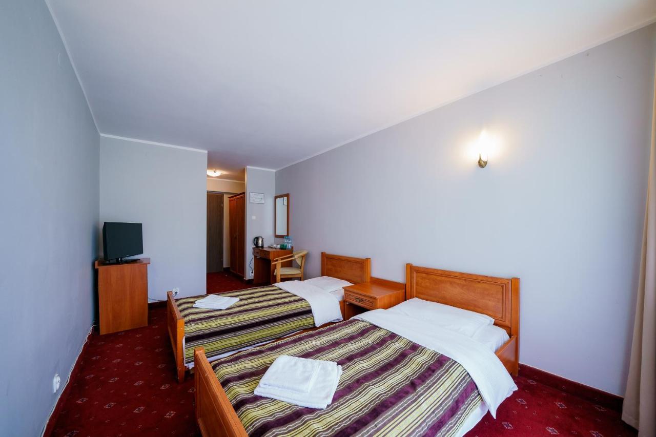 Promenada Zegrze Hotel Bialobrzegi  Bagian luar foto