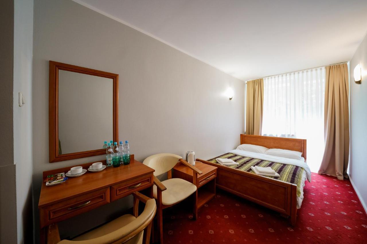 Promenada Zegrze Hotel Bialobrzegi  Bagian luar foto