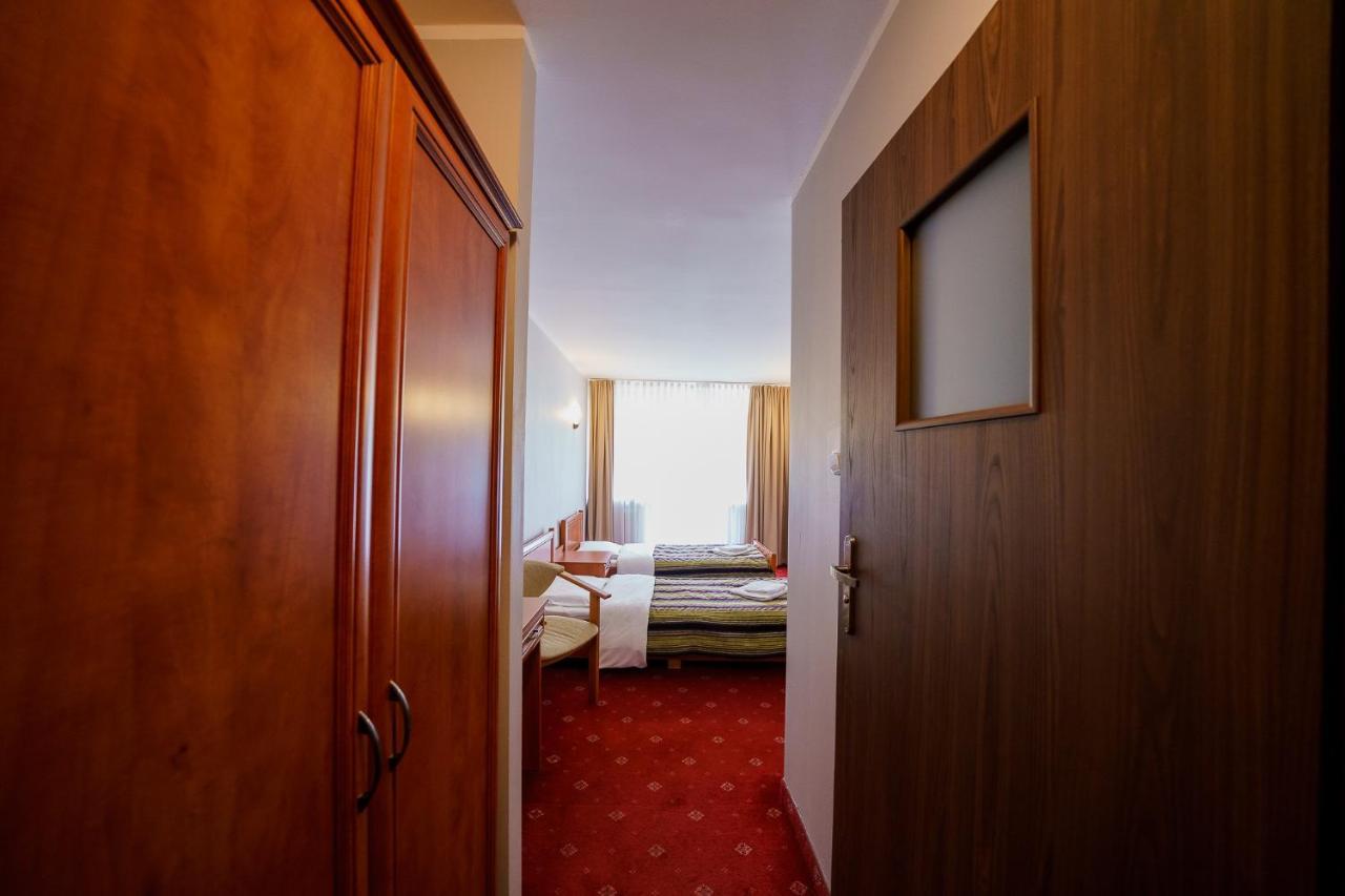 Promenada Zegrze Hotel Bialobrzegi  Bagian luar foto